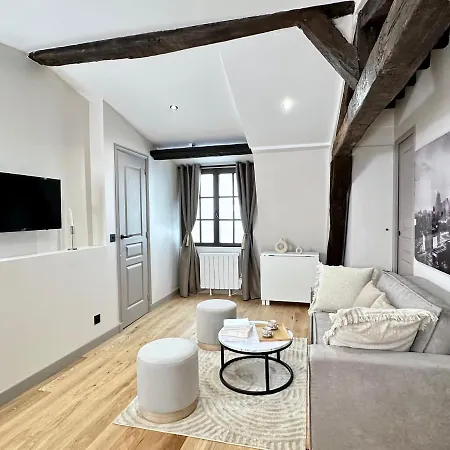 Le Marais' Finest Luxurious Apartment Paris Exterior photo