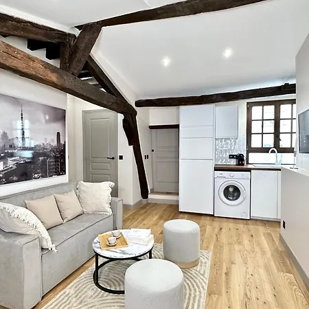 Le Marais' Finest Luxurious Apartment Paris Exterior photo
