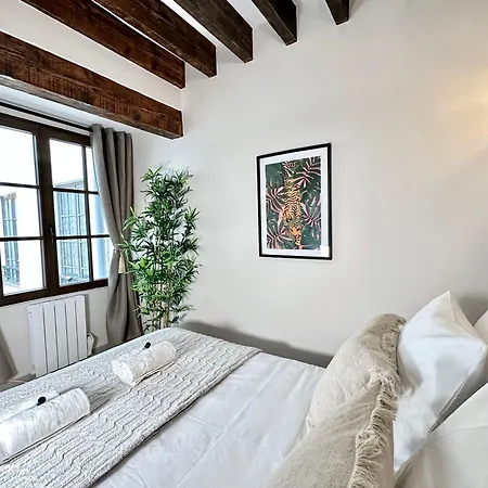 Le Marais' Finest Luxurious Apartment Paris Exterior photo